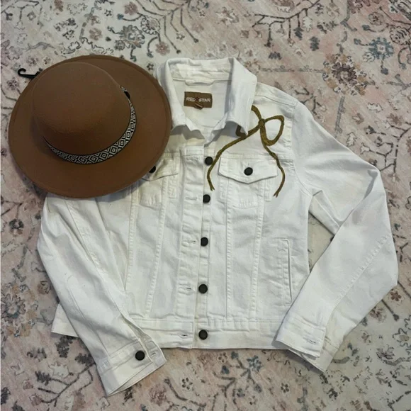 🎀Hand Painted White Denim Jacket with Floral Boot Design - Picture 2 of 13